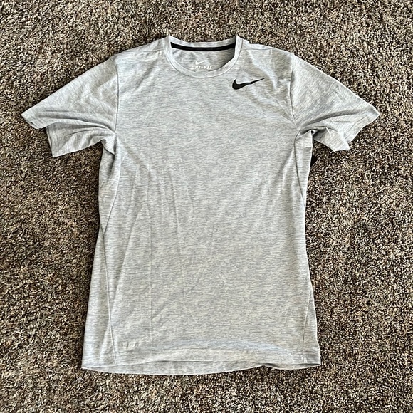 Nike Dri-Fit t-shirt - Picture 1 of 3